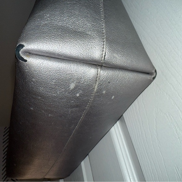 Authentic Saint Laurent Large Shopping Tote with pouch, silver (see description) - Picture 2 of 10